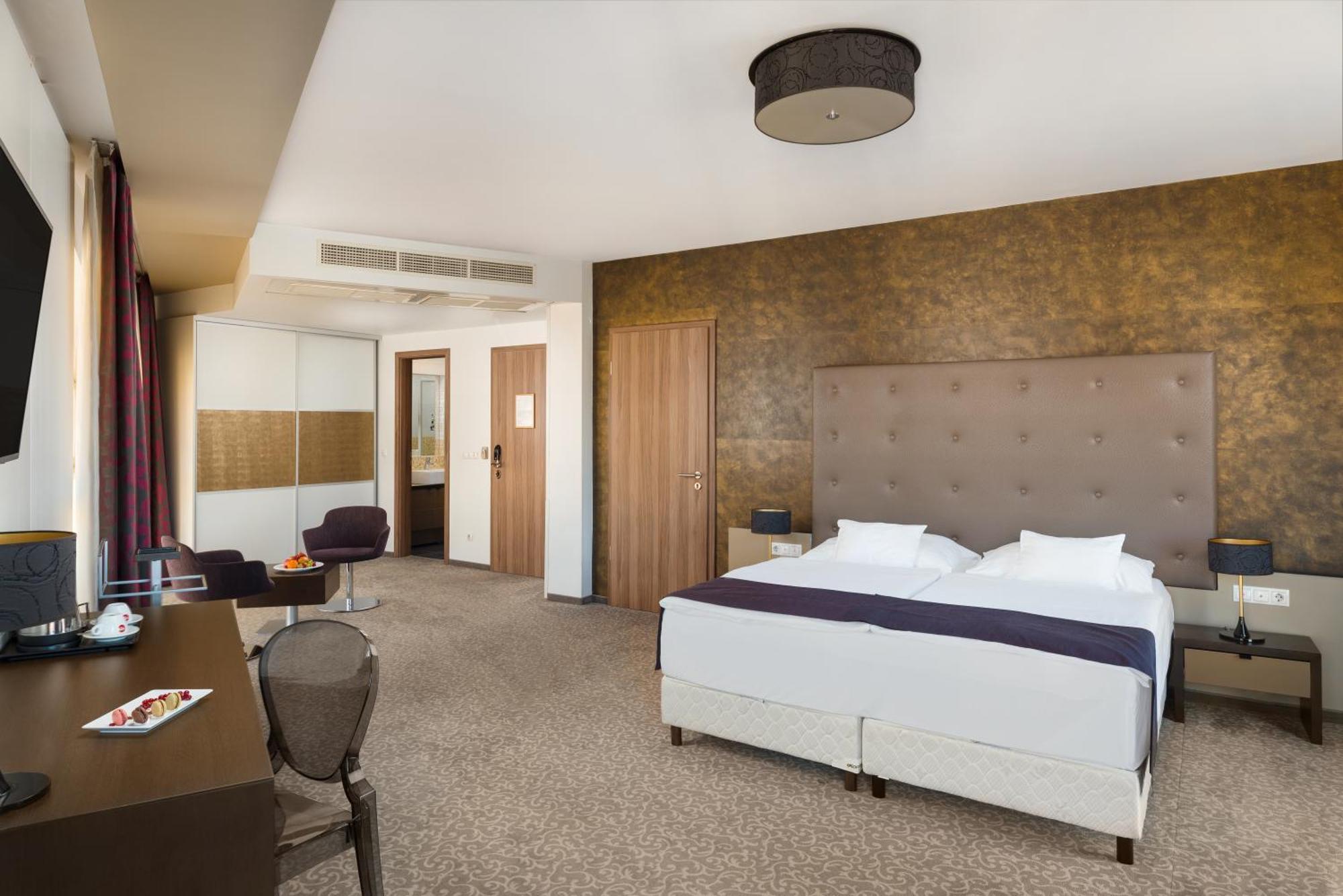Junior Suite,1541060389:JPEG