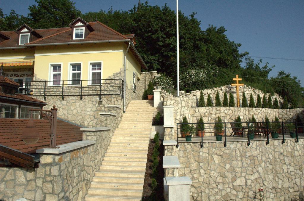 Two-Bedroom Apartment with Air conditioning 2