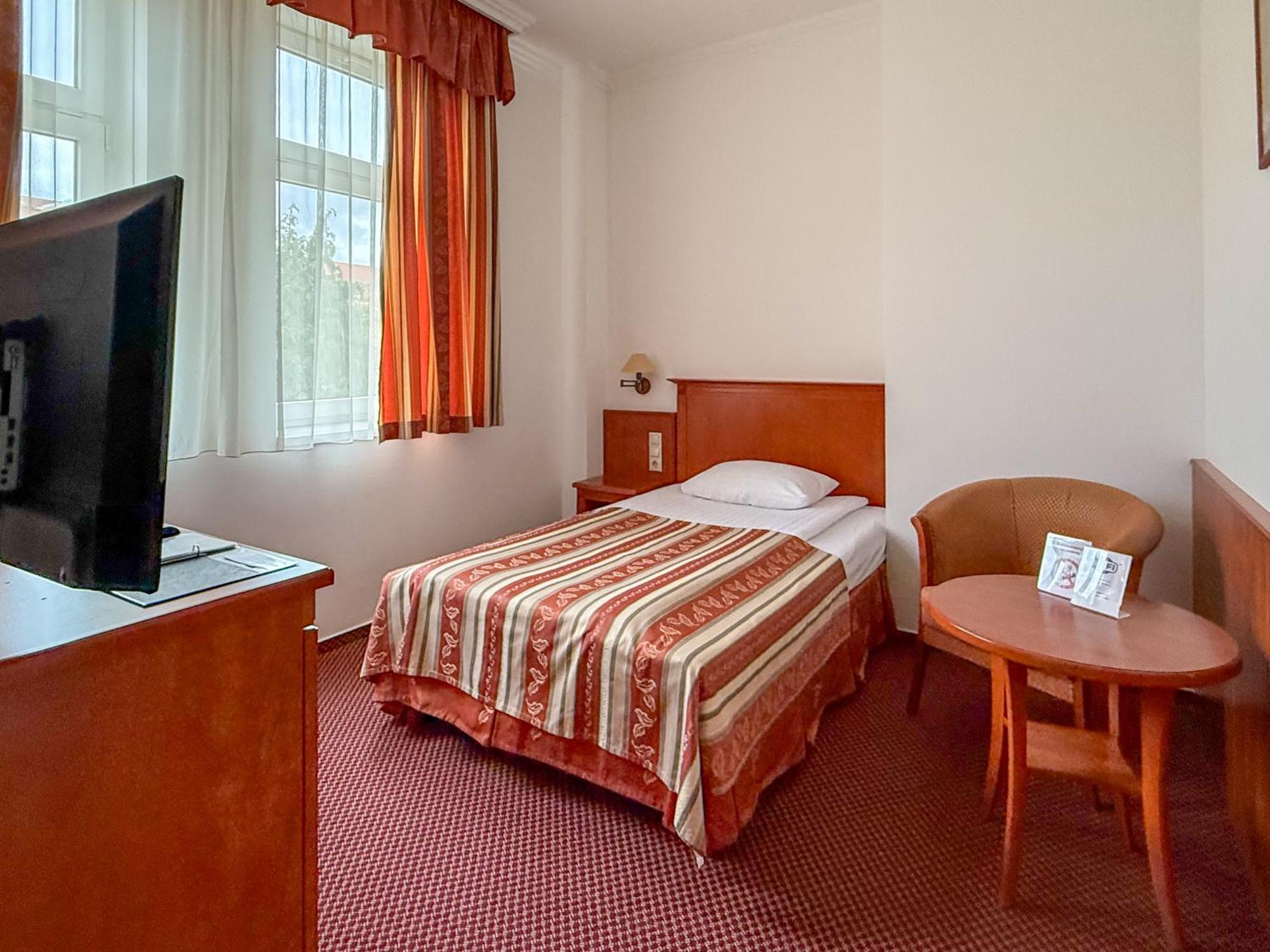 Standard Single Room