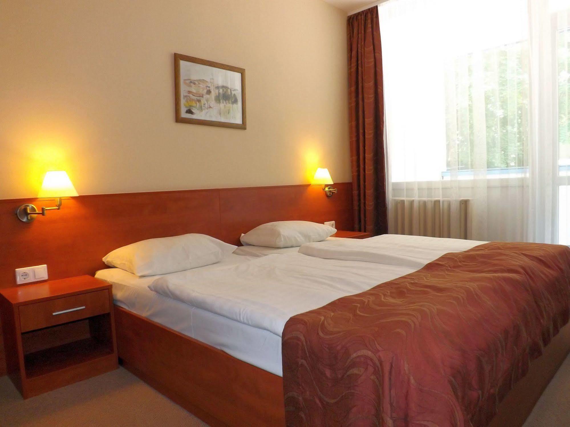 Deluxe Double Room Two Double Beds,1734158426:JPEG