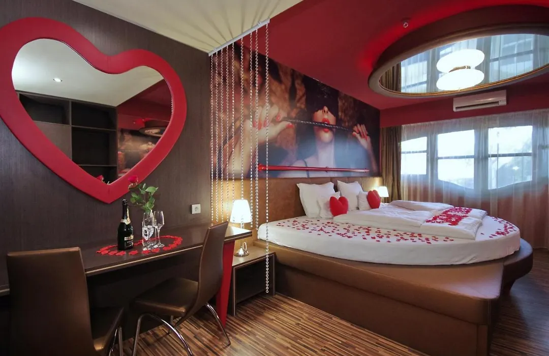 Hotel Corvin-1
