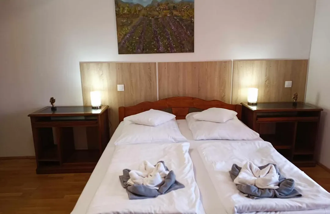 Margareta Apartman Es Ueduelohaz-1