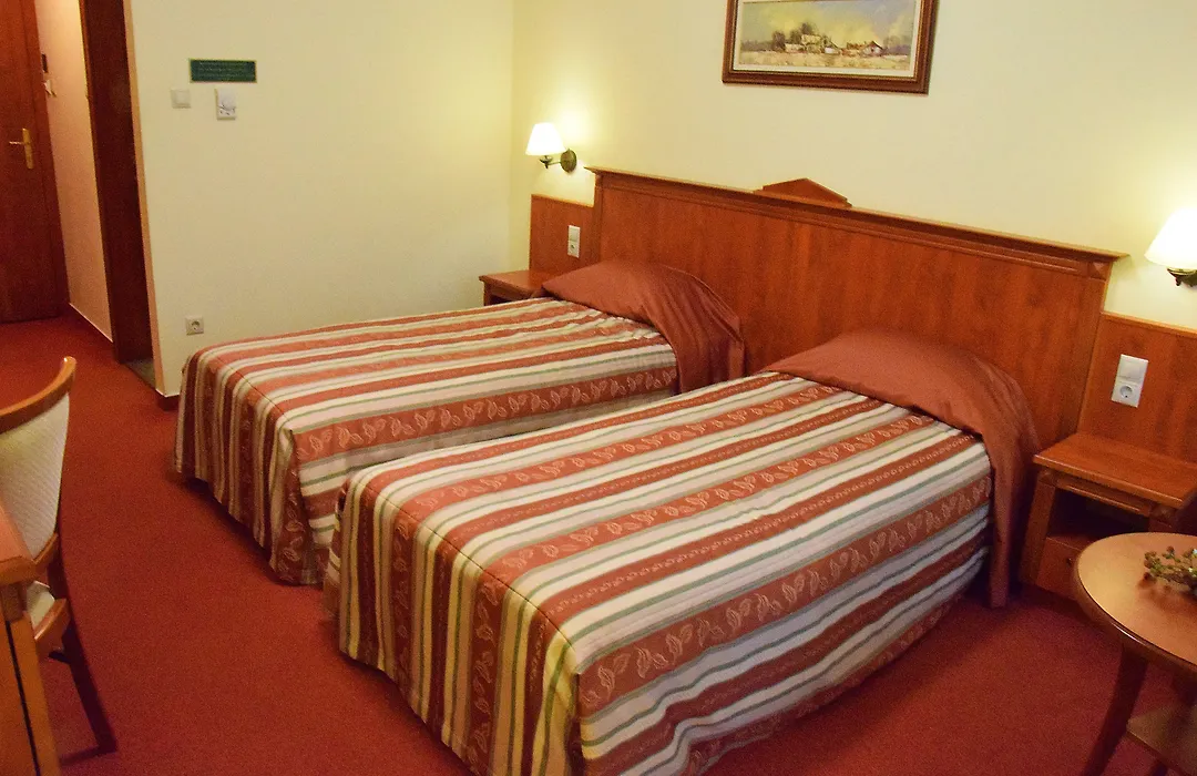 Gereby Kuria Hotel Es Lovasudvar-1