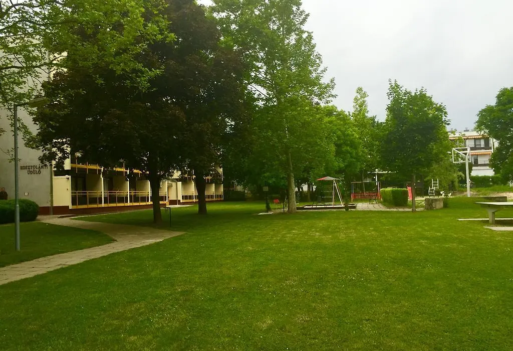 Kosztolanyi Apartmanhaz-1
