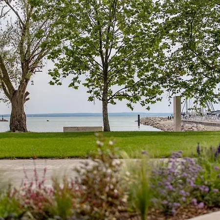 Balatonfoi Yacht Club-2