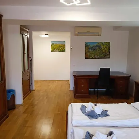 Margareta Apartman Es Ueduelohaz-3