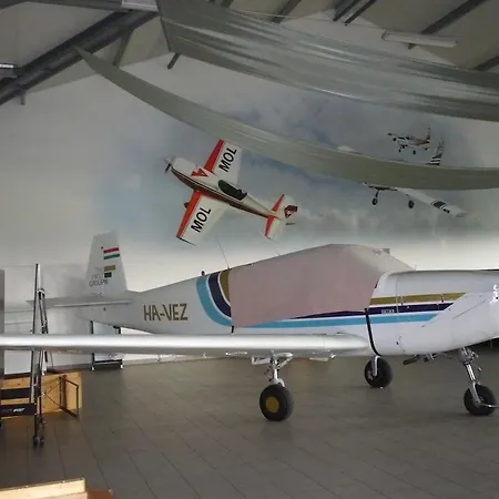 Aero Hotel & Etterem-3