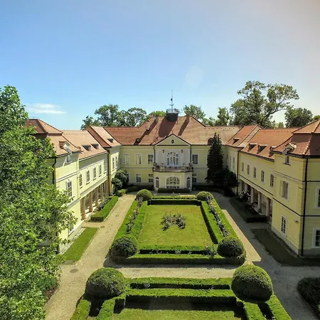 Szidonia Castle-3