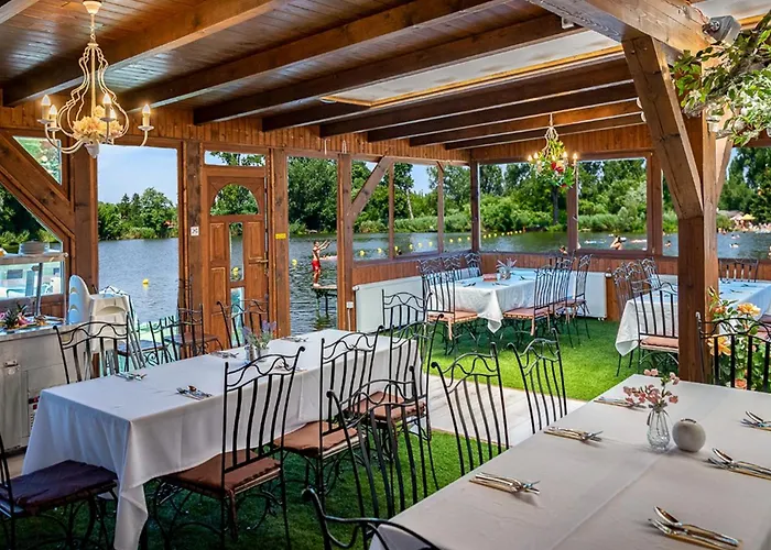 Eden Lounge Restaurant & Pension