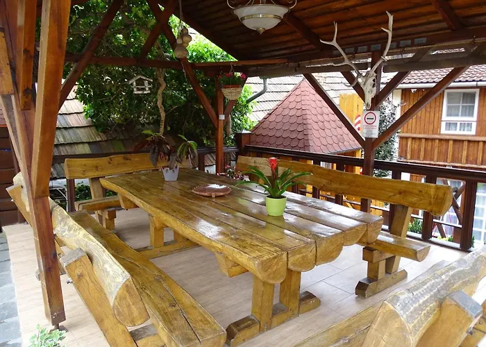 Alabardos Panzio Es Apartmanhaz