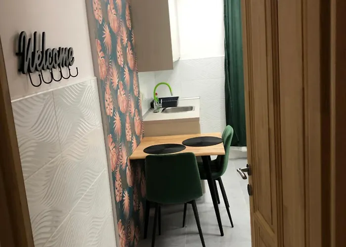 Levél 1 Emelet És Garden Szuterén Önálló