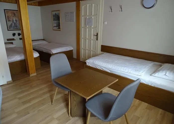 Alabardos Panzio Es Apartmanhaz