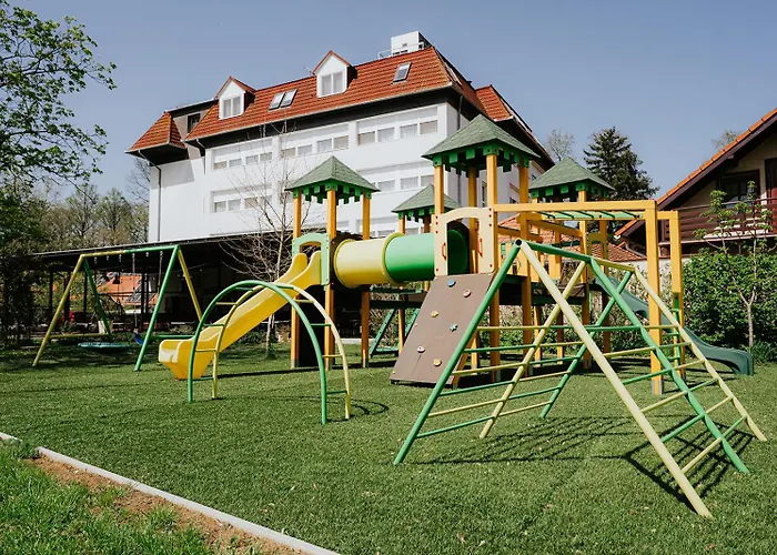Aqua Hotel Jula, Ungaria