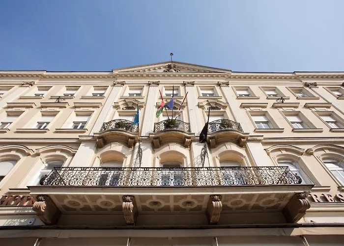 Pannonia Hotel
