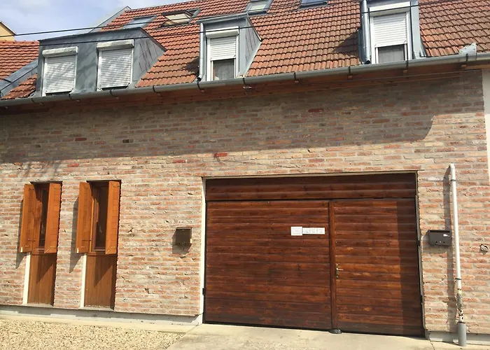 Bibor Apartman Gyula, Węgry